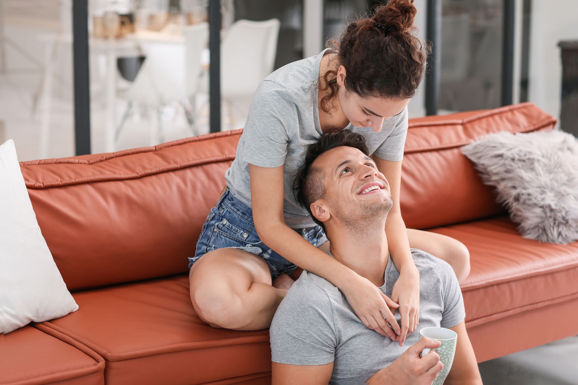 how to turn a guy on 10 ways, by giving your man attention